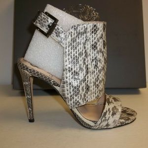 Vince Camuto Size 6.5 M Fandy Leather New Sandals